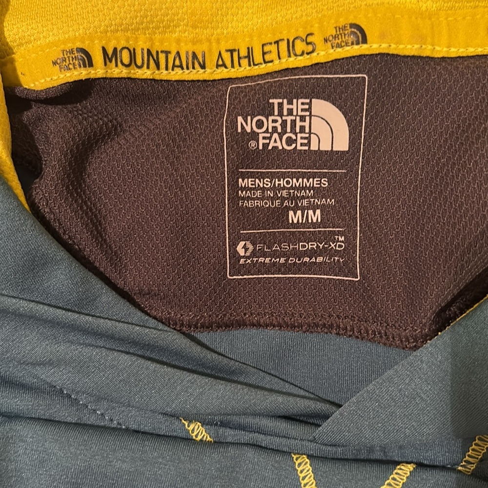 North Face hoodie - Picture 8 of 9